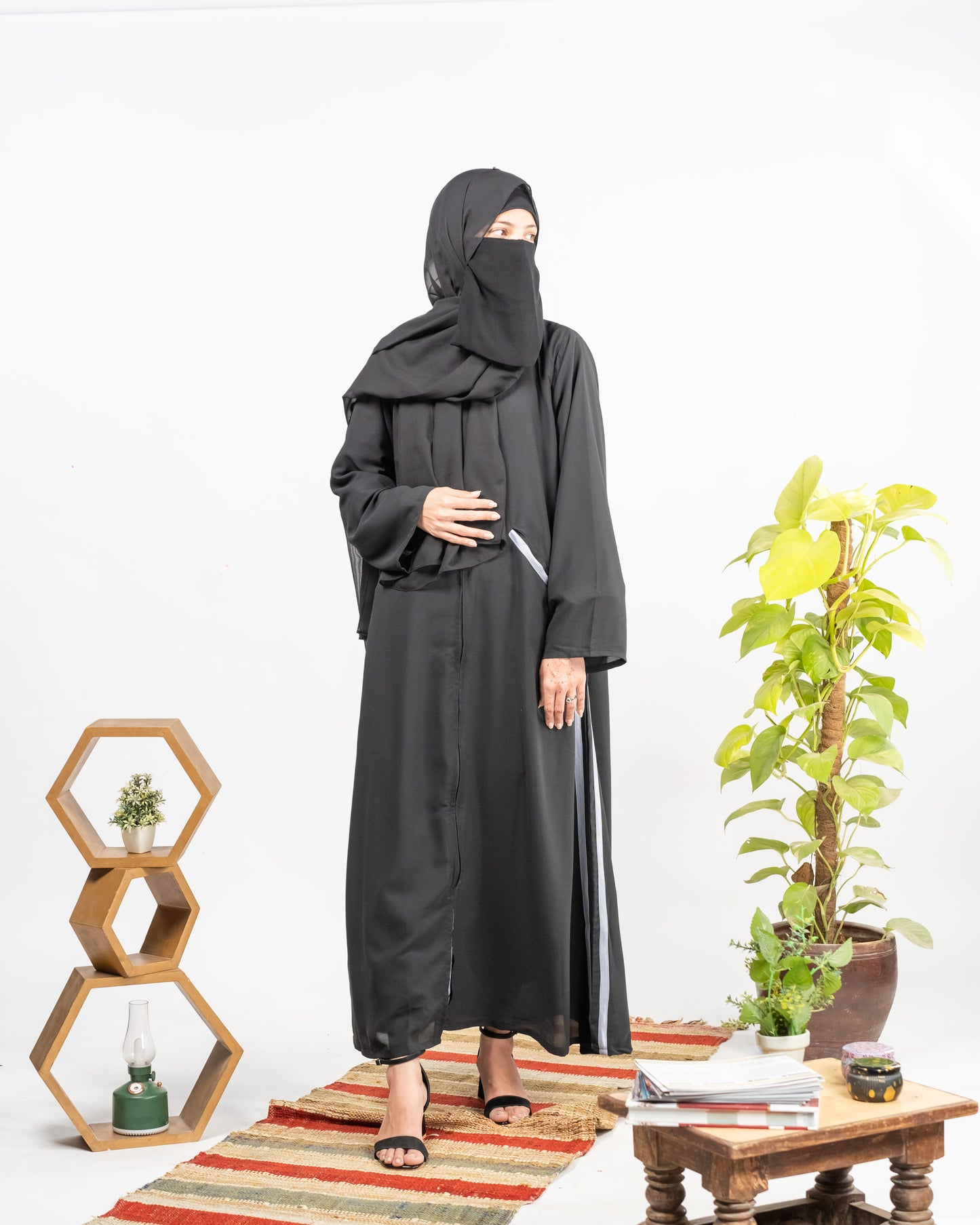Simra || Black Hoodie Abaya || Double Georgette Fabric