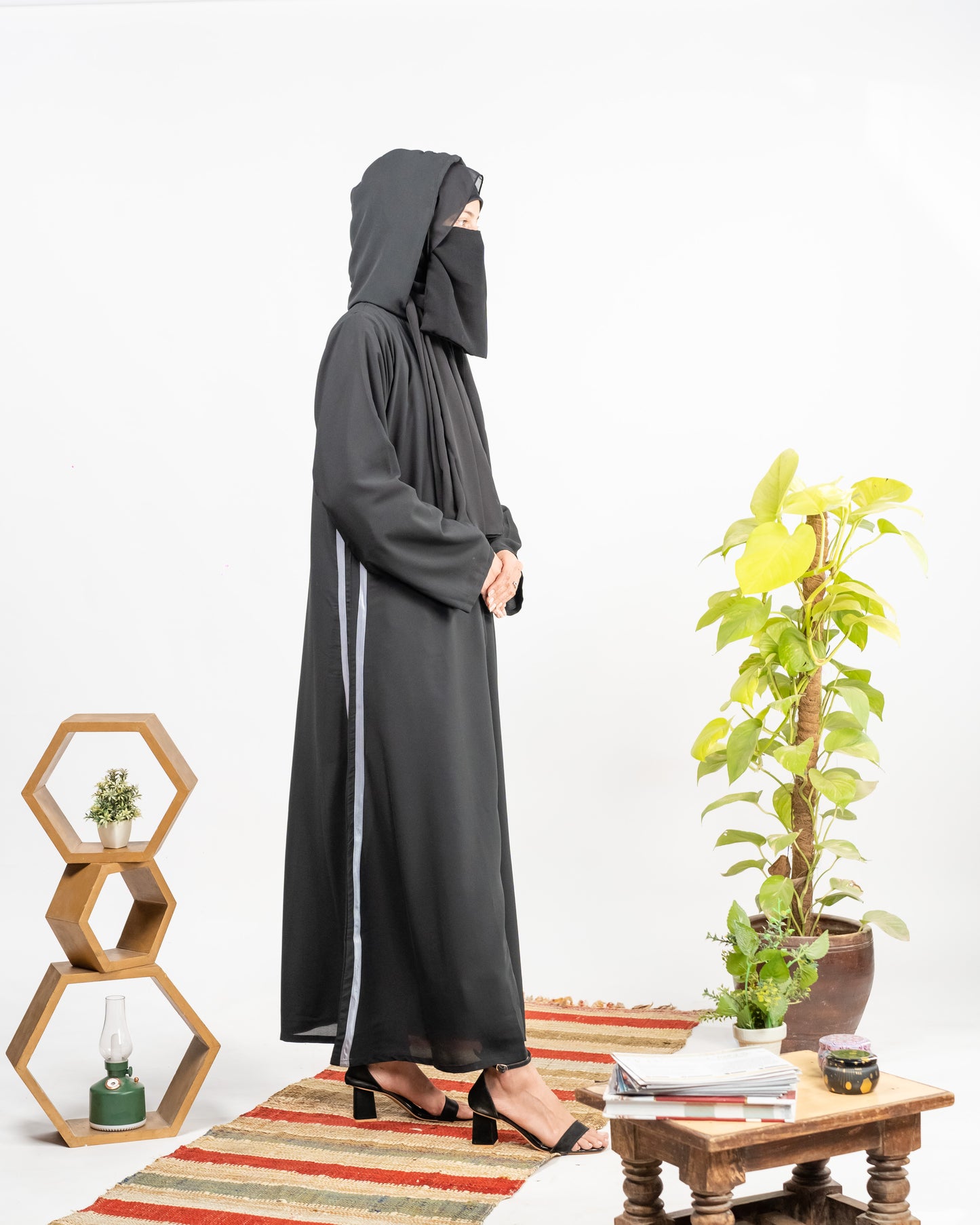 Simra || Black Hoodie Abaya || Double Georgette Fabric