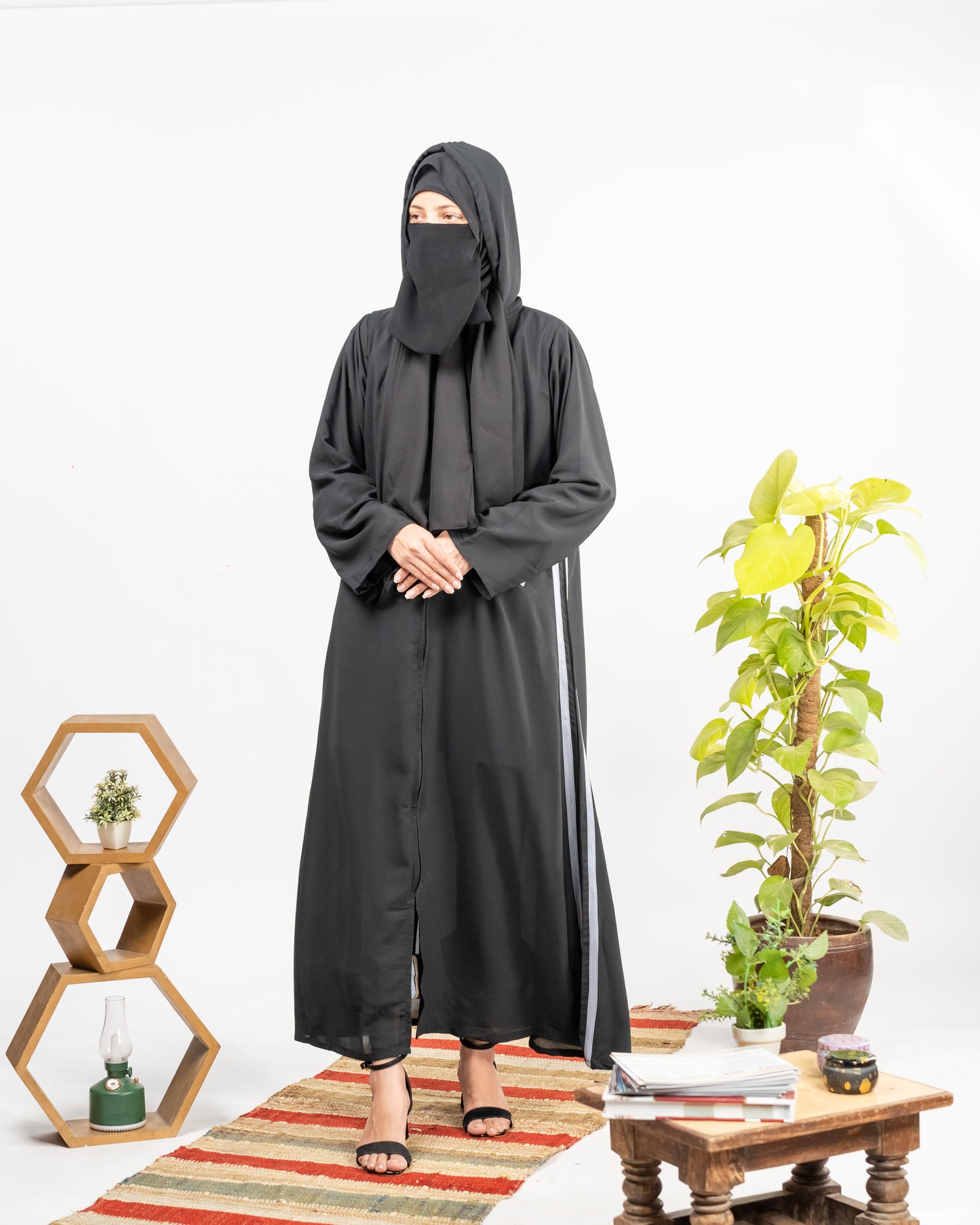Simra || Black Hoodie Abaya || Double Georgette Fabric