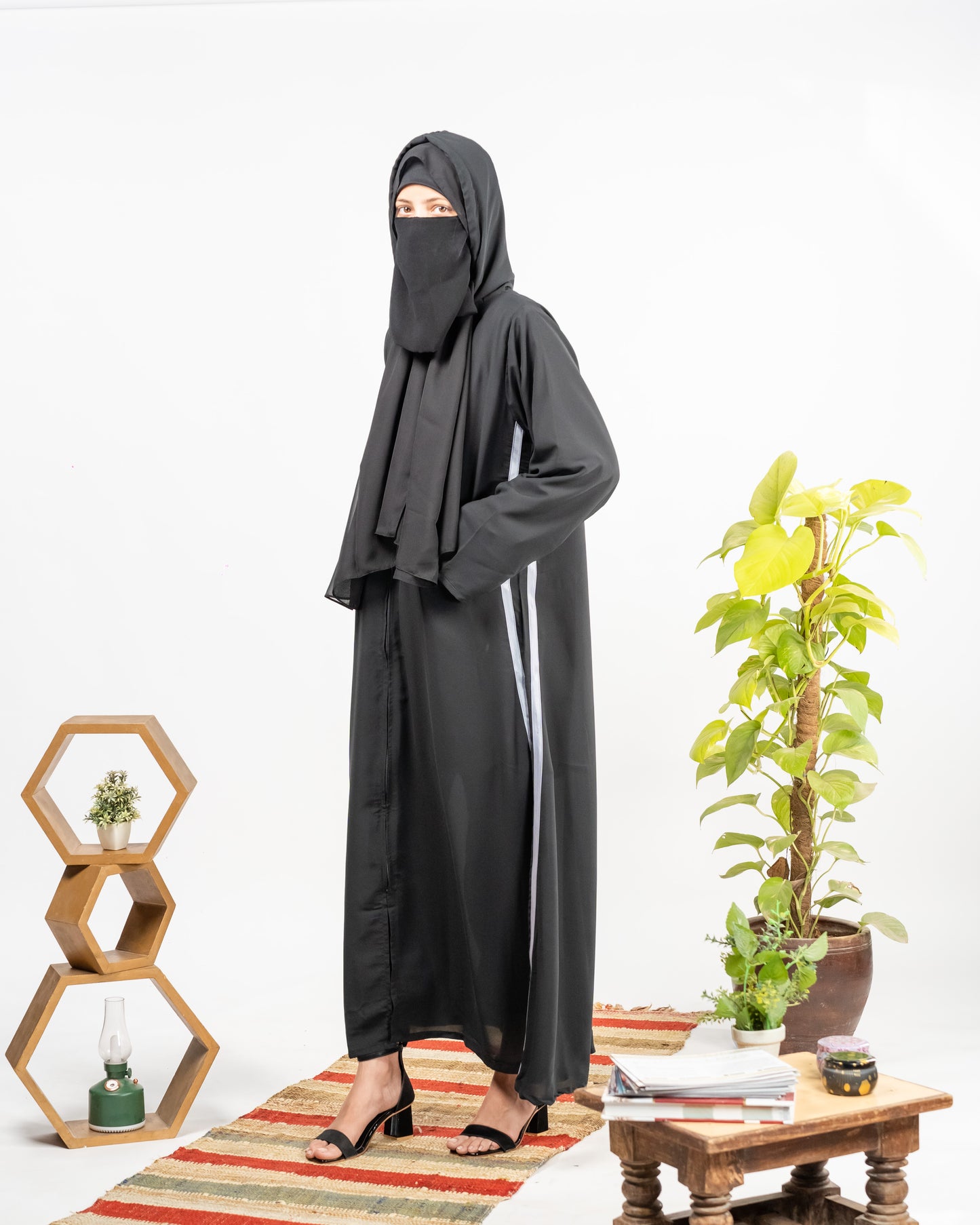 Simra || Black Hoodie Abaya || Double Georgette Fabric
