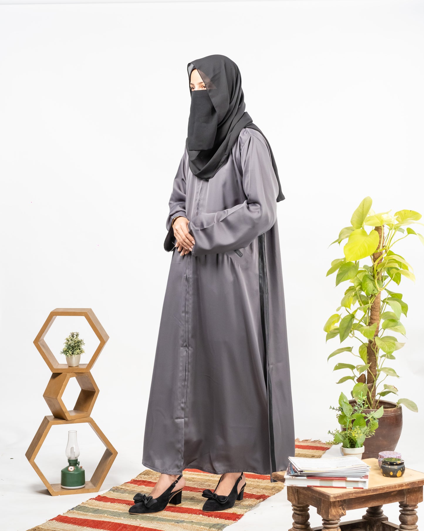 Maheen || Grey Hoodie Abaya || Double Georgette Abaya