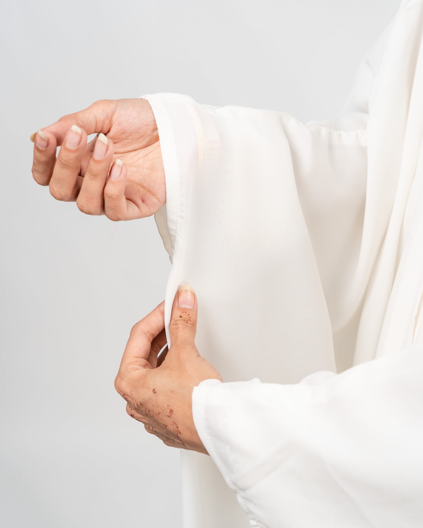 Afreen || Pearl White Abaya || Manjan Fabric